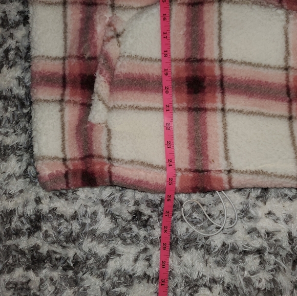 Half Zip Sherpa Plaid Pullover - Picture 9 of 11